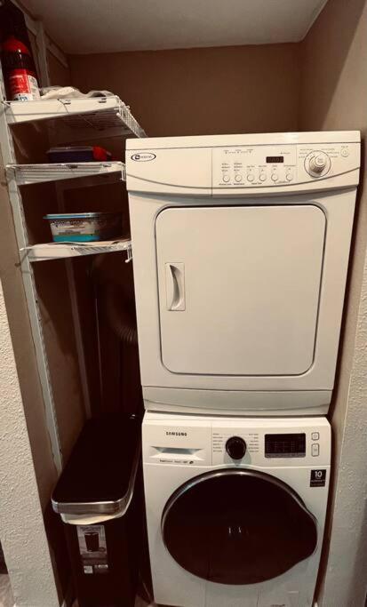 Home Away From Home-Cozy 2 Bdrm Condo/Med Cntr/Nrg 휴스턴 외부 사진
