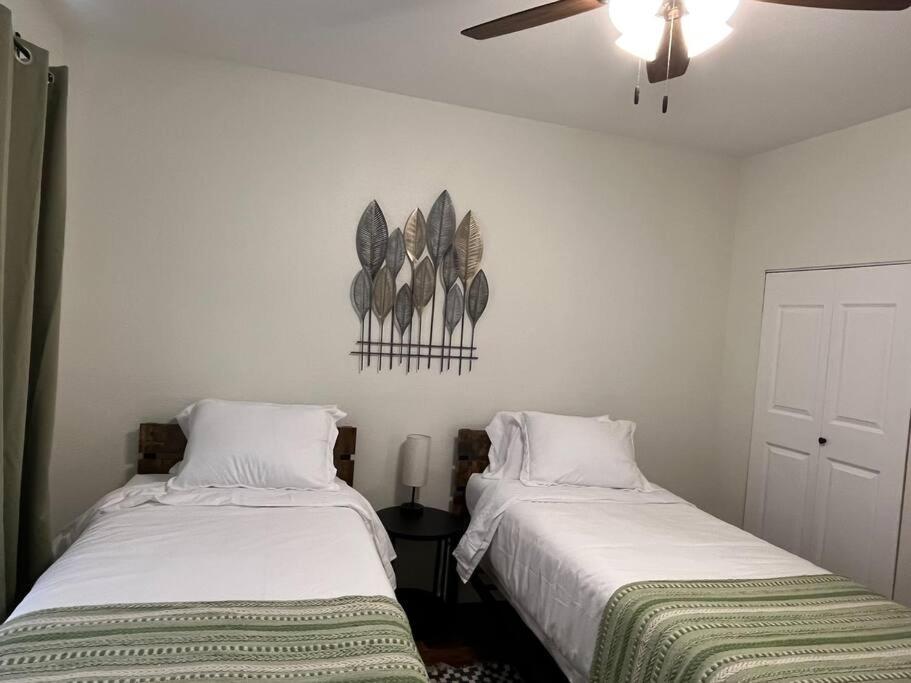 Home Away From Home-Cozy 2 Bdrm Condo/Med Cntr/Nrg 휴스턴 외부 사진